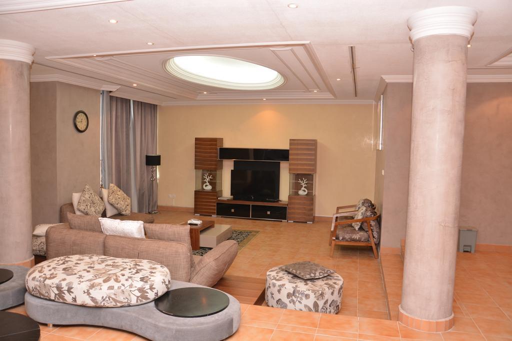 Janadriyah Suites 13 Nadinah ภายนอก รูปภาพ