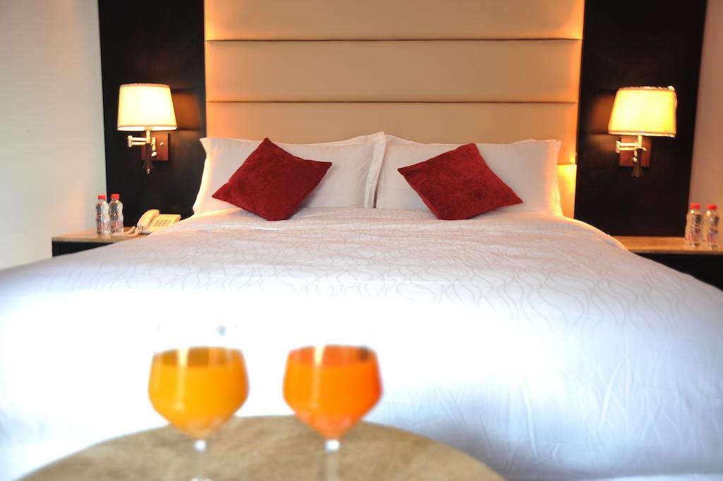 Janadriyah Suites 13 Nadinah ภายนอก รูปภาพ