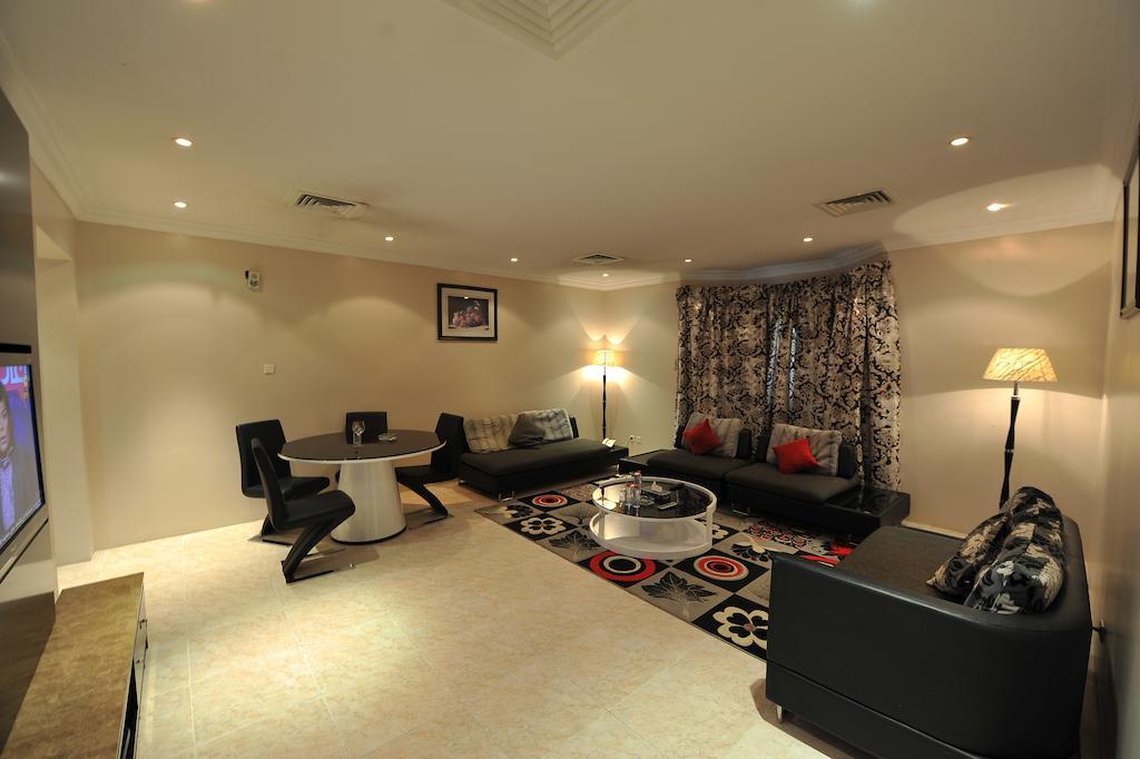 Janadriyah Suites 13 Nadinah ภายนอก รูปภาพ