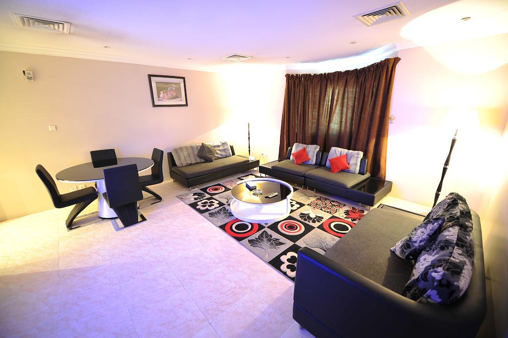 Janadriyah Suites 13 Nadinah ภายนอก รูปภาพ